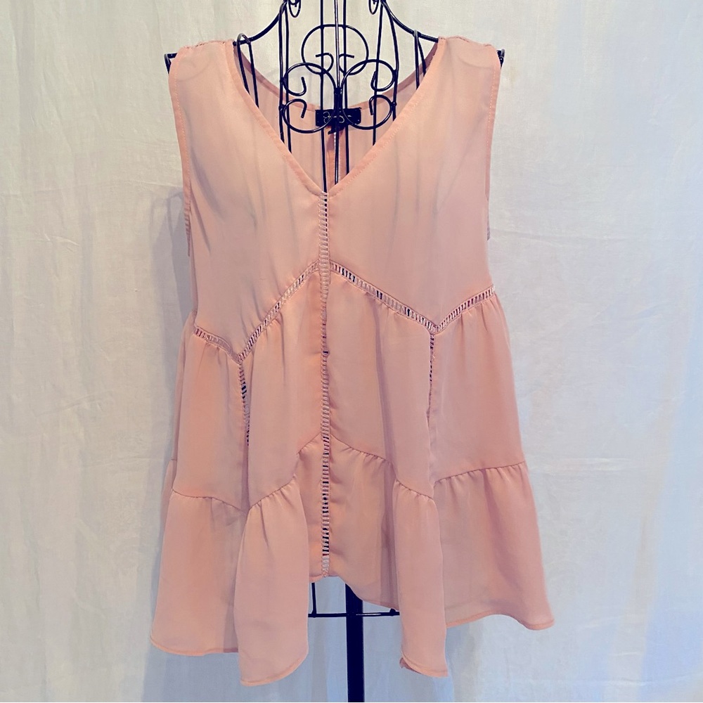 Jessica Simpson sleeveless pink swing tank top, tiered , V neck, size small.